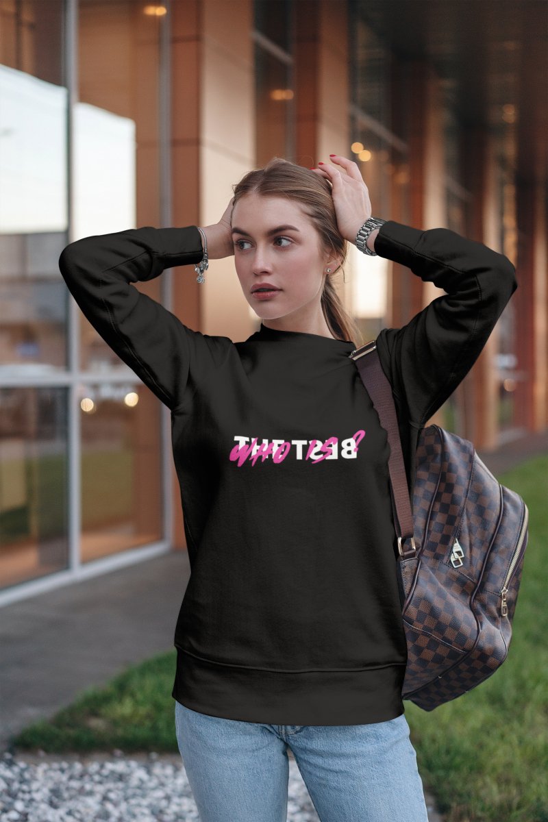 Sweatshirt noir who is? - theseriesworld