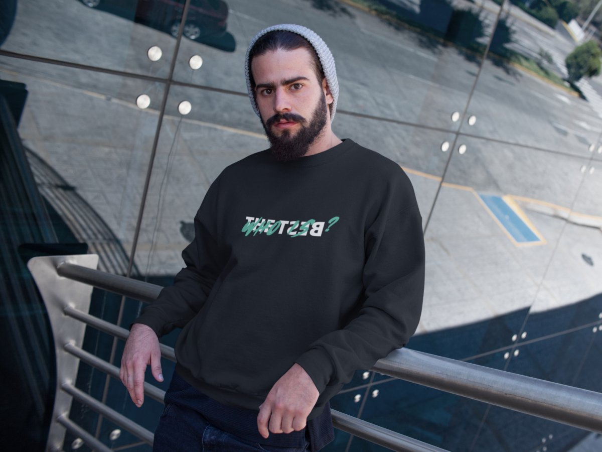 Sweatshirt noir who is? - theseriesworld